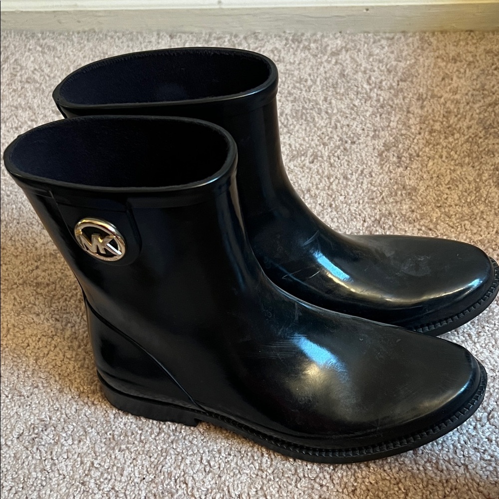 Michael Kors Glossy Black Ankle Rain Boots